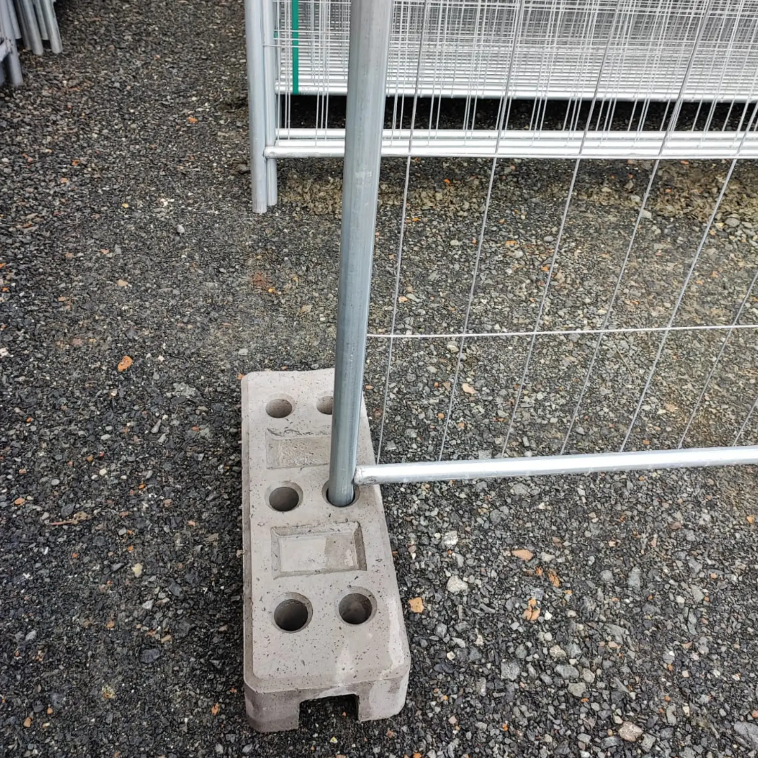 Bauheld24 - Bauzaun BH1 - engmaschig - Paket 80