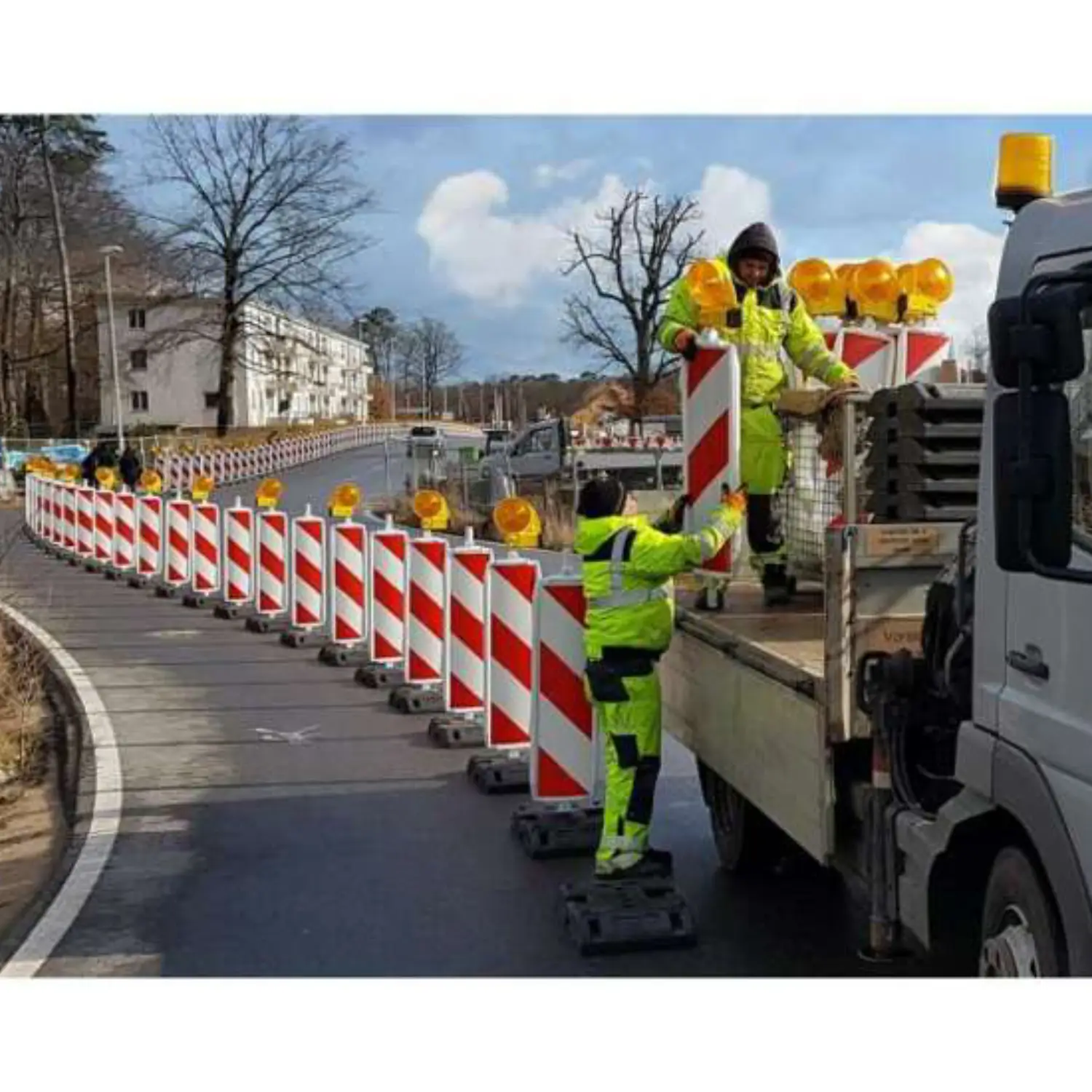 Schake - BASt - Wendebake Typ RA1/A - schraffiert doppelseitig linksweisend