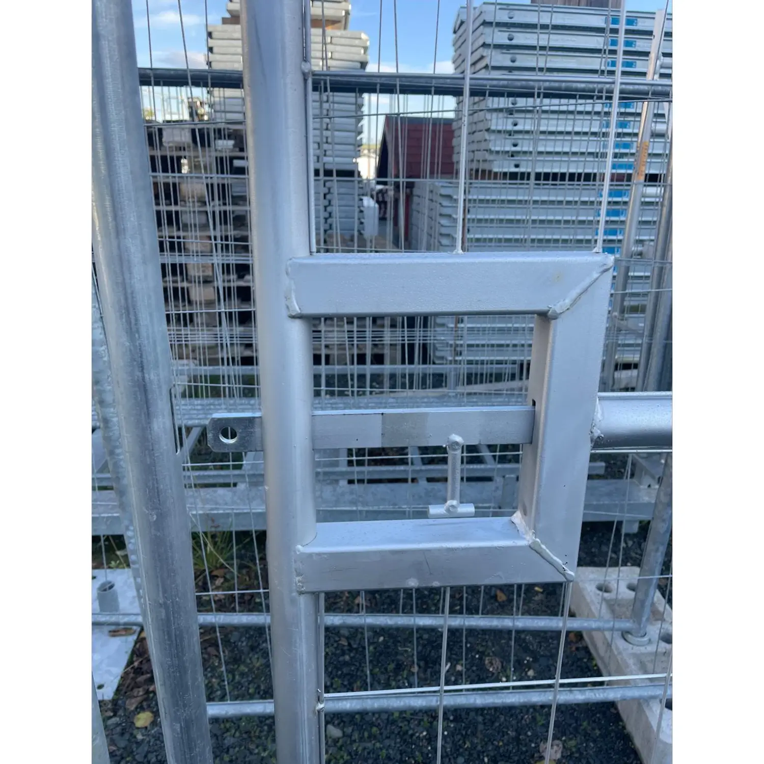 Bauheld24 - BH Personentür mit Riegel