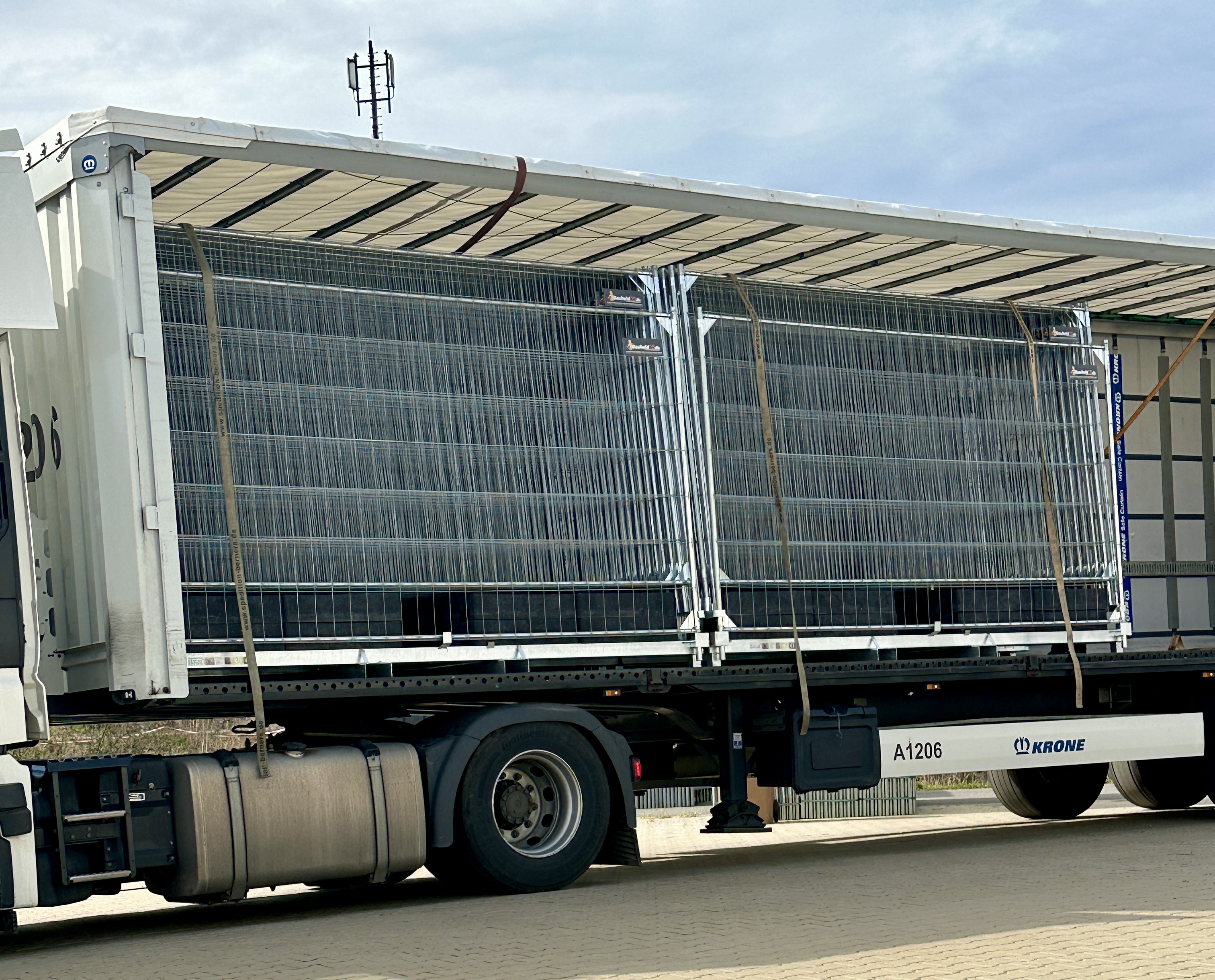 Bauheld24 - Bauzaun BH Standard Paket 300 Stück - Länge 1.050m