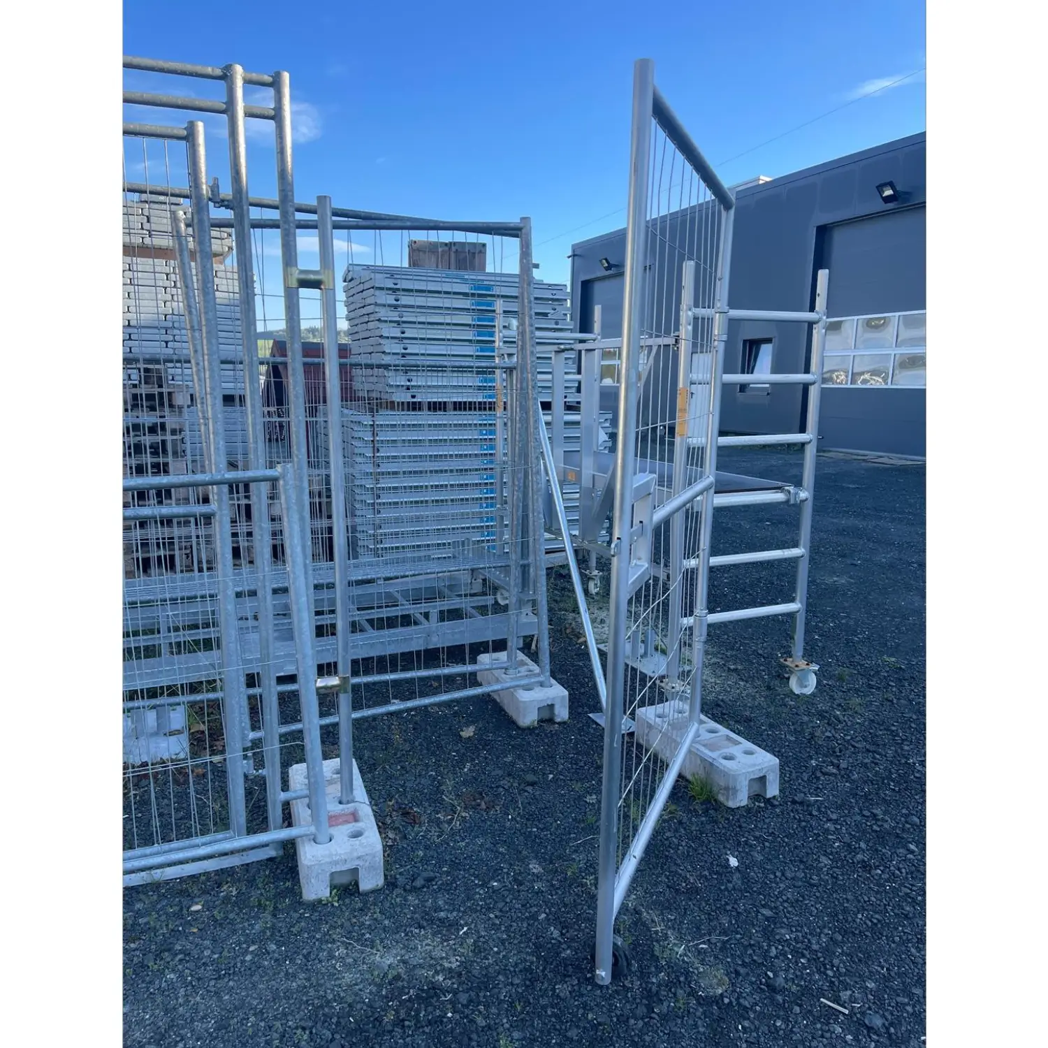 Bauheld24 - BH Personentür mit Riegel