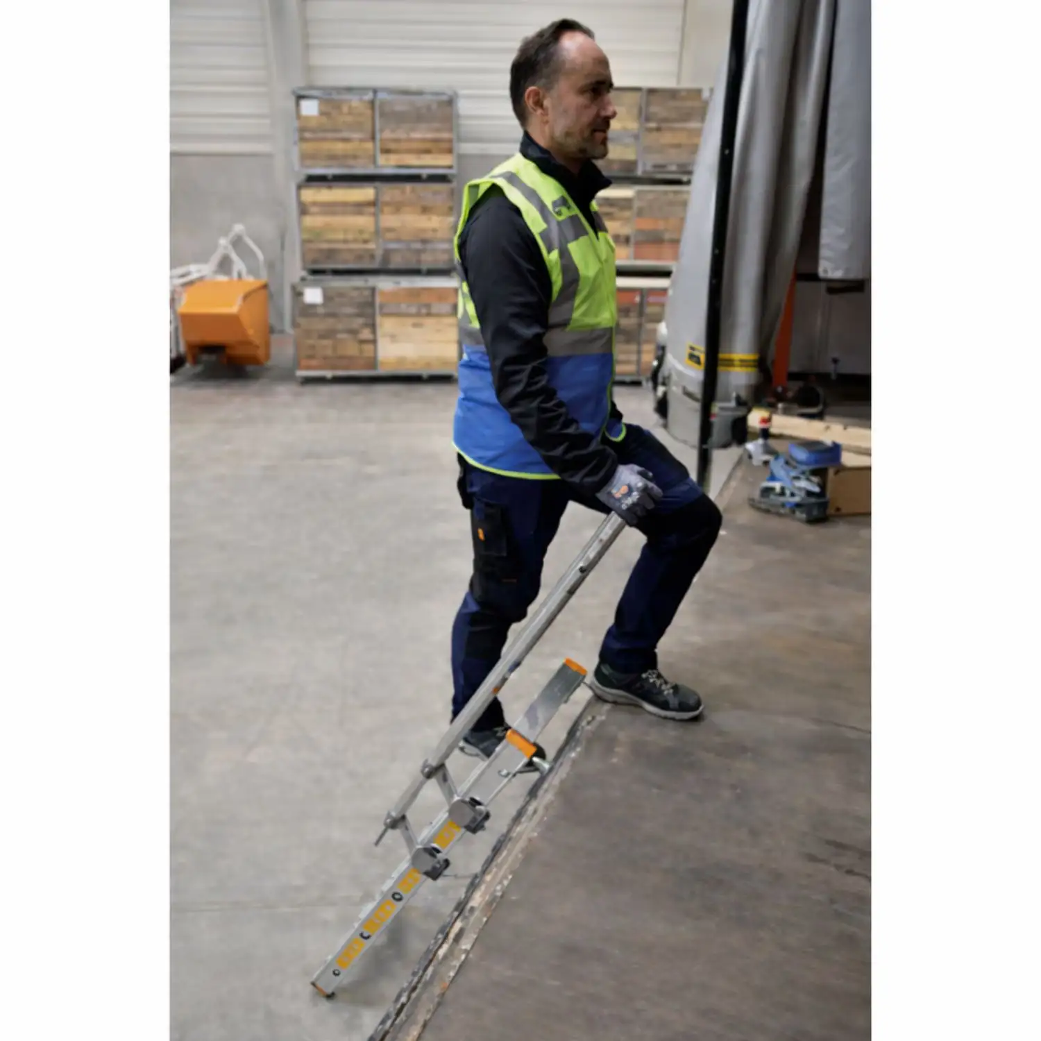 Layher - LKW-Leiter TOPIC 1070 - mit ausziehbarem Handlauf 5 Stufen